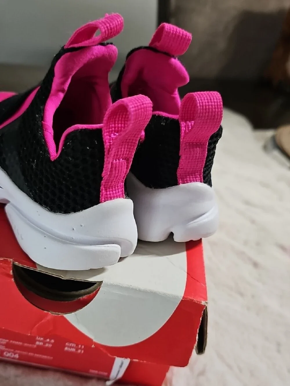 Nike slip sneakers